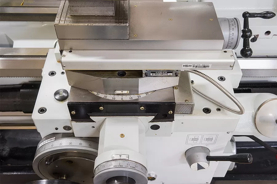 Станок токарно-винторезный STALEX C6256/3000